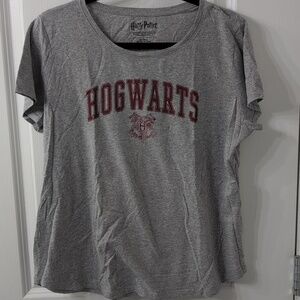 Harry Potter Hogwarts Women's Tee Size Large
